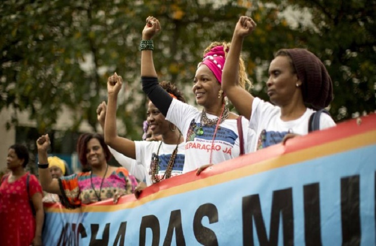20 mil mulheres negras marcham contra a violência e racismo