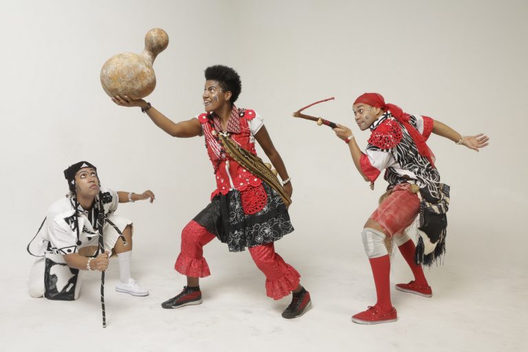 Eleguá, menino e malandro: ancestralidade africana para crianças em peça gratuita  em São Paulo