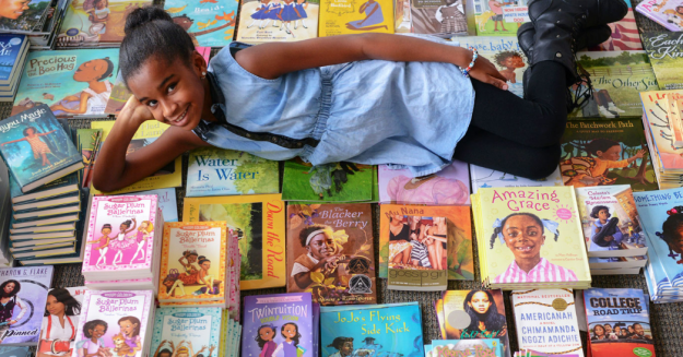 “Cansei de livros sobre meninos brancos e seus cães”. Garota de 12 anos, faz da literatura negra infantil sua bandeira como ativista