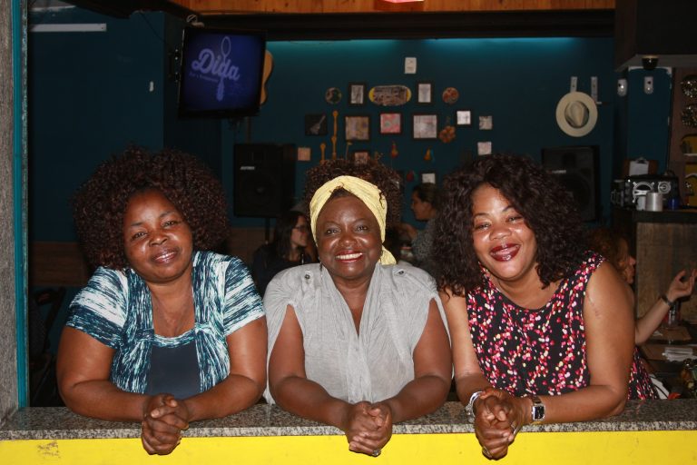 Empreendedora negra homenageia países africanos através da gastronomia