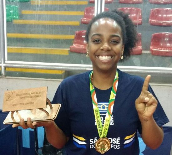 Primeira negra campeã brasileira de tênis de mesa, quer publicar livro para inspirar outras mulheres