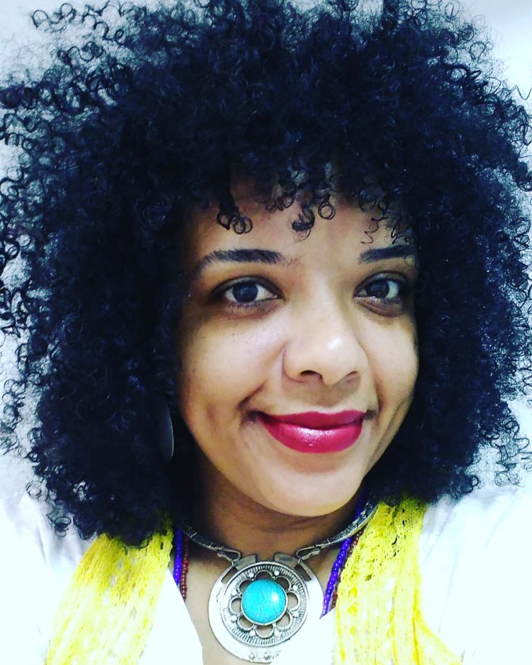 #NegrasRepresentam:  Emanuelle Freitas Góes, enfermeira e candomblecista