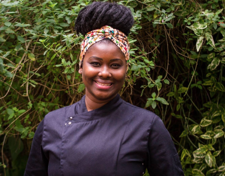 Dona do restaurante Afro Gourmet, do RJ, chef Dandara Batista tem história  contada no livro 'Receita de Vida' - Mundo Negro