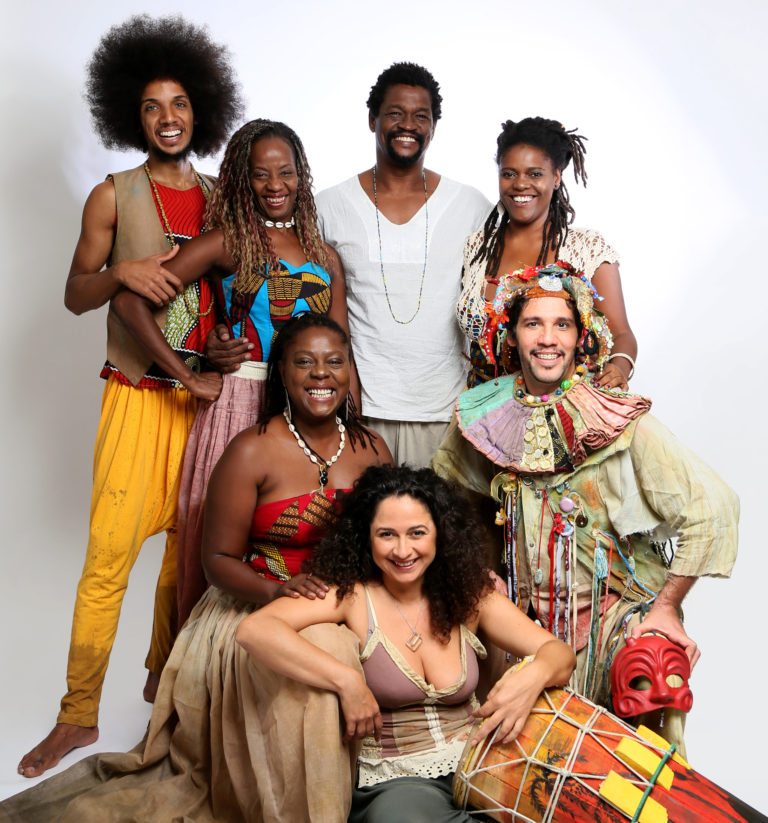 “Solano, Vento Forte Africano” está em cartaz no Teatro Dulcina