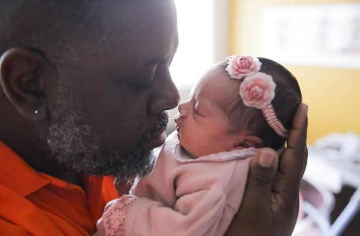 Péricles após o nascimento da filha: “Há uma semana minha vida mudou”