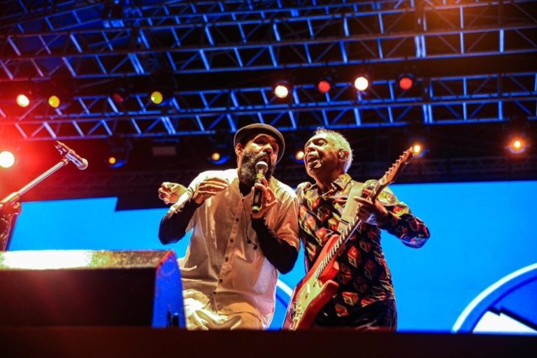 Gilberto Gil e BaianaSystem lançam disco juntos