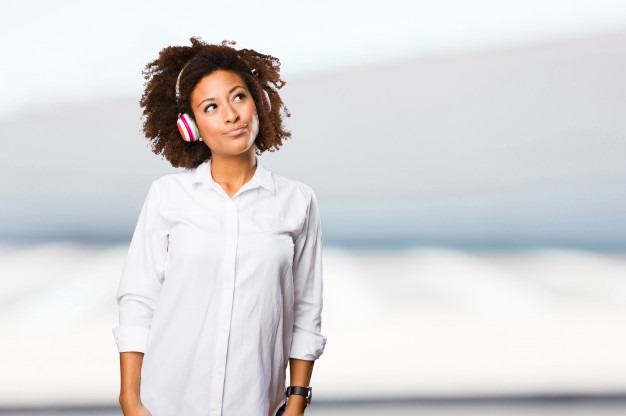 Conheça 10 podcasts liderados por comunicadores negros