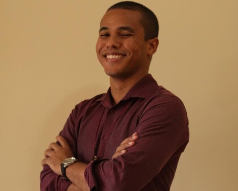 “Quero que as pessoas possam se sentir representadas por mim”, diz Rhamon criador do projeto Santos Finanças
