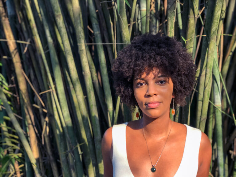 Autora do primeiro especial da TV Globo protagonizado por família negra é indicada a Roteirista do Ano no 4º Prêmio ABRA