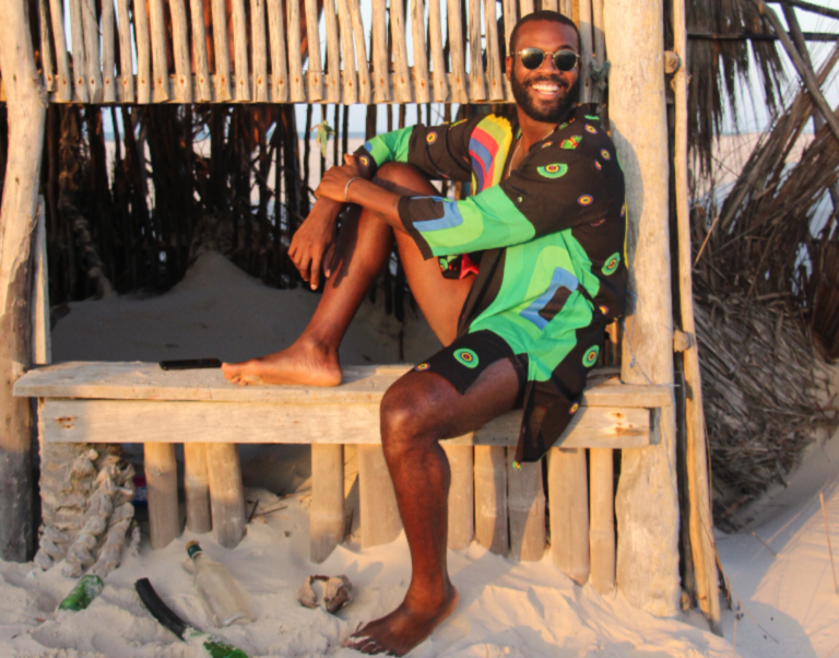 “Nunca permita que alguém diga que você não é lindo, você é” diz Rafael Zulu durante viagem ao Maranhão