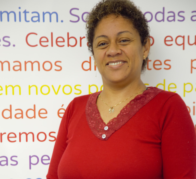 Demitir o viés inconsciente e criar espaços seguros para contratar pessoas incríveis Demitir o viés inconsciente e criar espaços seguros para contratar pessoas incríveis
