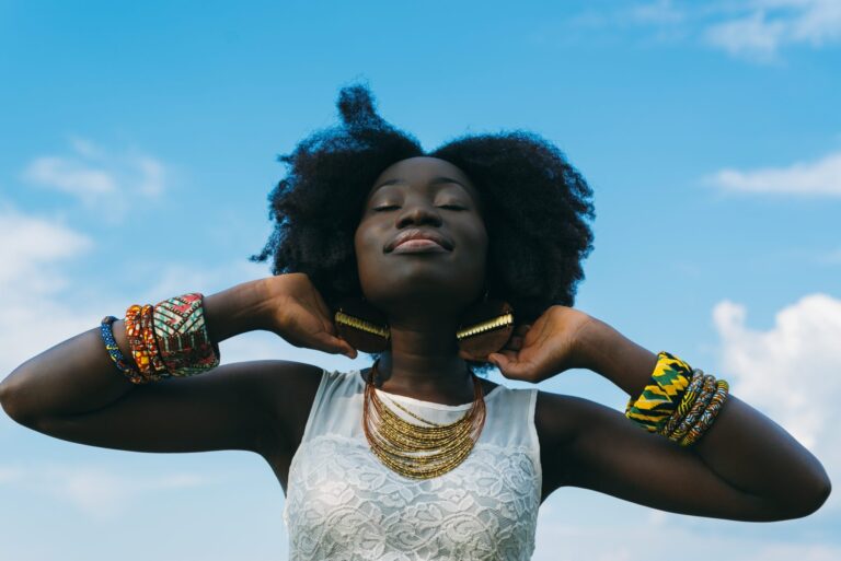 Espaço cultural de resgate da cultura afro brasileira “As Josefinas”, disponibiliza curso de acessórios afro
