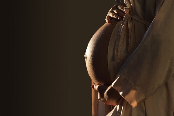Gestação e o mito de que a mulher preta é mais forte