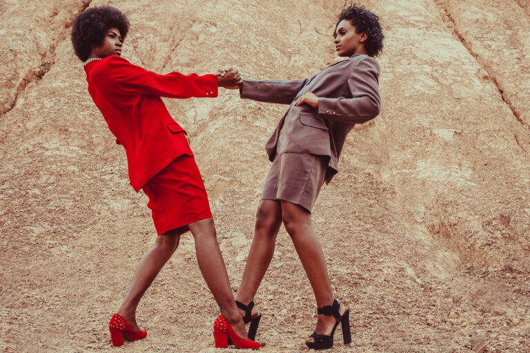 Beleza negra e sustentabilidade: Fotógrafo lança ensaio com mulheres pretas usando roupas sustentáveis