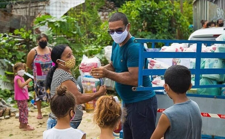 “Tem gente com fome”: Movimento negro arrecada mais de R$ 5 milhões de doações contra a fome