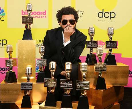 The Weeknd leva dez prêmios e Drake é homenageado como ‘Artista da Década’ no BMAs
