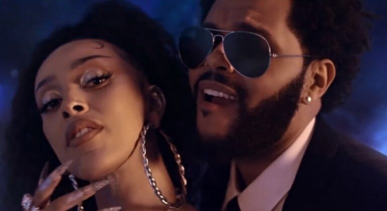 Doja Cat e The Weeknd lançam clipe de ‘You Right’