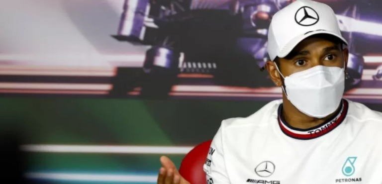 Lewis Hamilton sai em defesa de jogadores ingleses atacados com xingamentos racistas