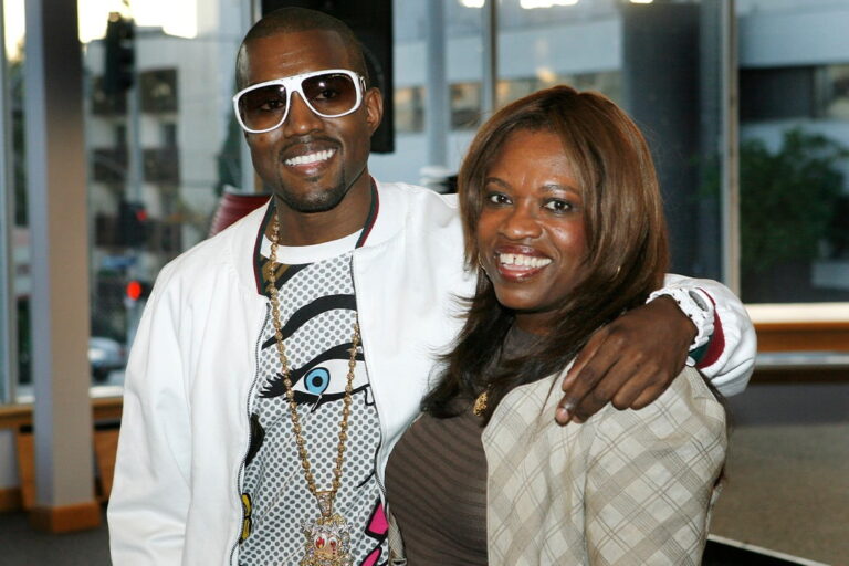 “Donda”: Novo álbum de Kanye West leva nome de sua mãe e conta com participações especiais
