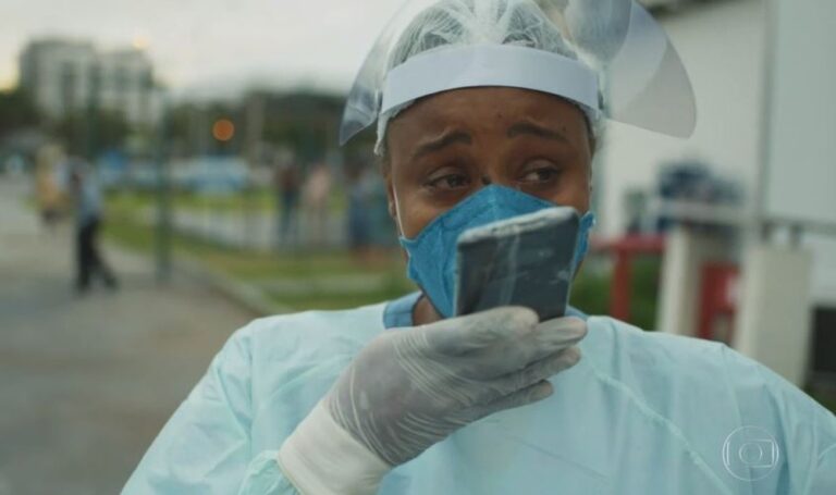 Roberta Rodrigues dedica cenas de sua personagem em Sob Pressão as enfermeiras: “Heroínas da saúde”