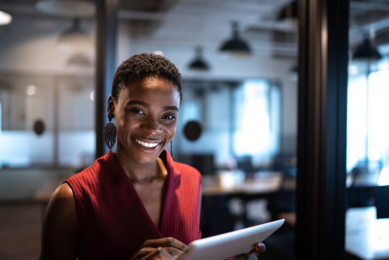 Afro Presença encerra edição de 2021 com oferta de mais de 6 mil vagas de emprego Afro Presença encerra edição de 2021 com oferta de mais de 6 mil vagas de emprego