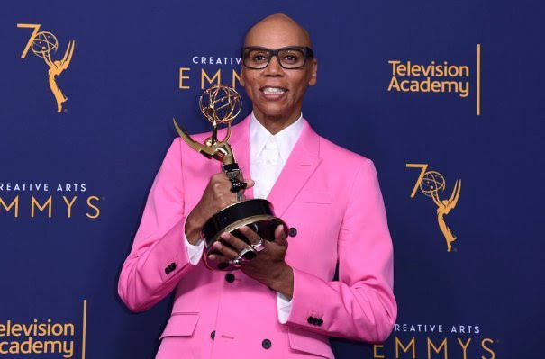 RuPaul leva seu sexto Emmy e se torna o artista negro mais premiado da história do evento