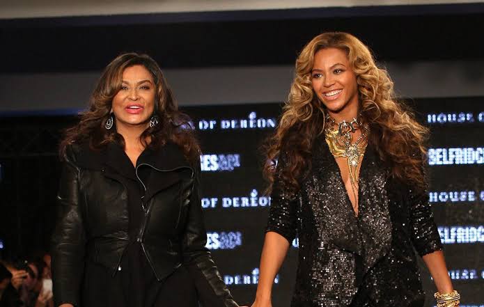 Perguntada sobre o Oscar, Tina Knowles crítica premiação e fala que Beyoncé “deveria ter ganhado faz tempo”