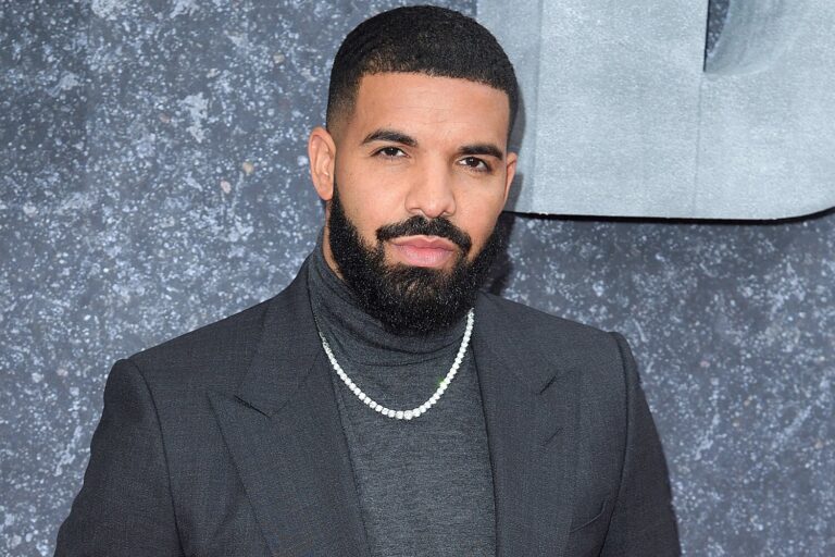 Drake se manifesta após tragédia em show de Travis Scott: “Meu coração está partido”