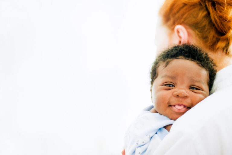 “Se eu fosse branco você iria gostar mais de mim?”: infância negra e famílias interraciais