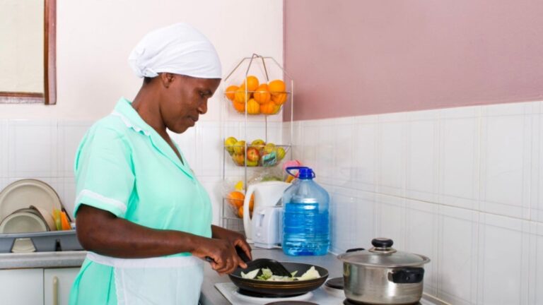 Dia da Empregada Doméstica: número de idosas na categoria aumentou