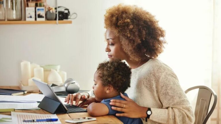 Maternidade e carreira: por que ainda precisamos falar sobre isso?