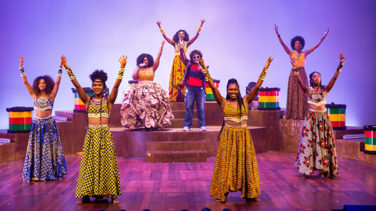 Vozes Negras: A primeira série de teatro musical do Brasil, celebra a trajetória de cantoras pretas brasileiras
