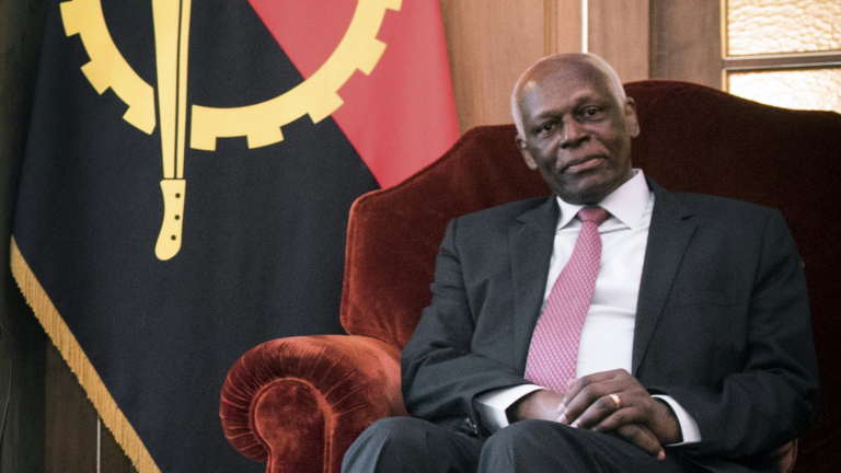 Morre ex-presidente de Angola José Eduardo dos Santos, o “arquiteto da paz”
