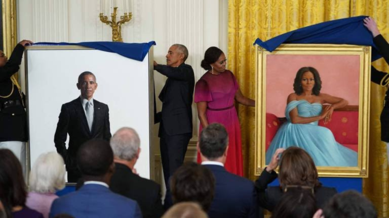 De volta à Casa Branca, Michelle e Barack Obama revelam retratos oficiais