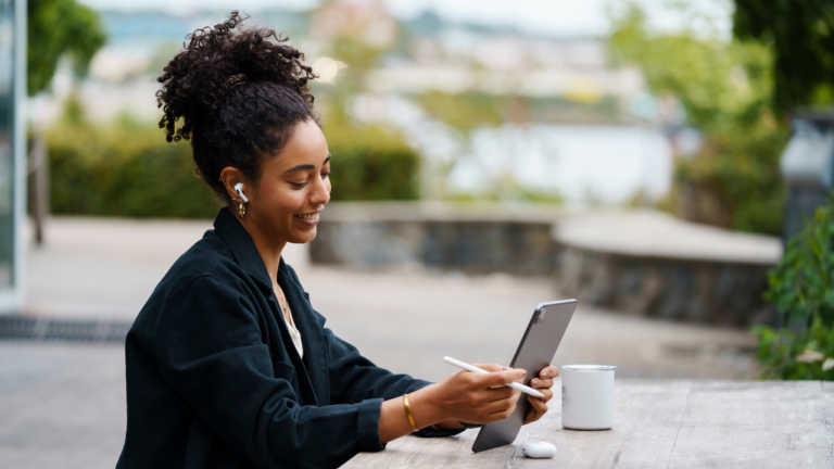 Opinião: “Quais os impactos da invisibilidade de meninas e mulheres negras na tecnologia?” Opinião: “Quais os impactos da invisibilidade de meninas e mulheres negras na tecnologia?”