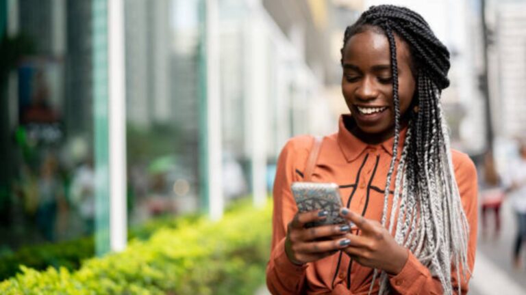 Programa de desenvolvimento em profissões digitais abre inscrições para jovens em vulnerabilidade Programa de desenvolvimento em profissões digitais abre inscrições para jovens em vulnerabilidade