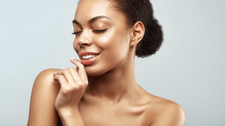 Óleos Corporais: Fizemos uma lista de produtos que você precisa conhecer Óleos Corporais: Fizemos uma lista de produtos que você precisa conhecer
