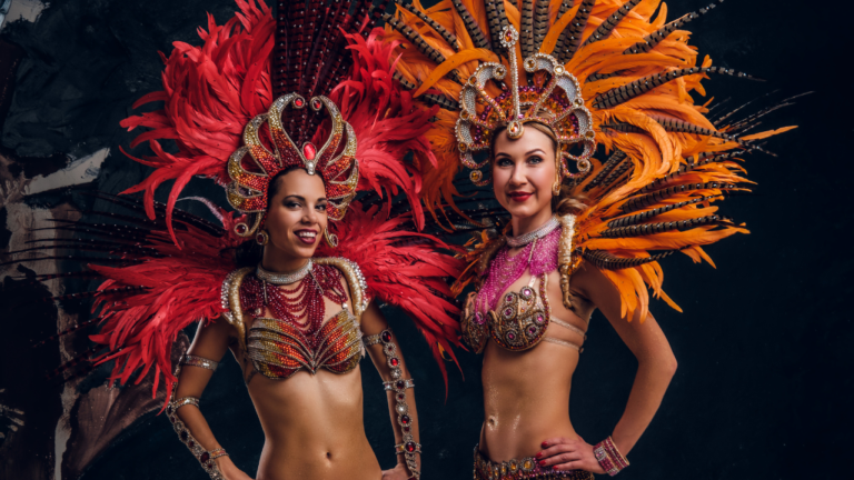 Sem samba no pé, mas com privilégio na pele: mulheres brancas musas do Carnaval 2023