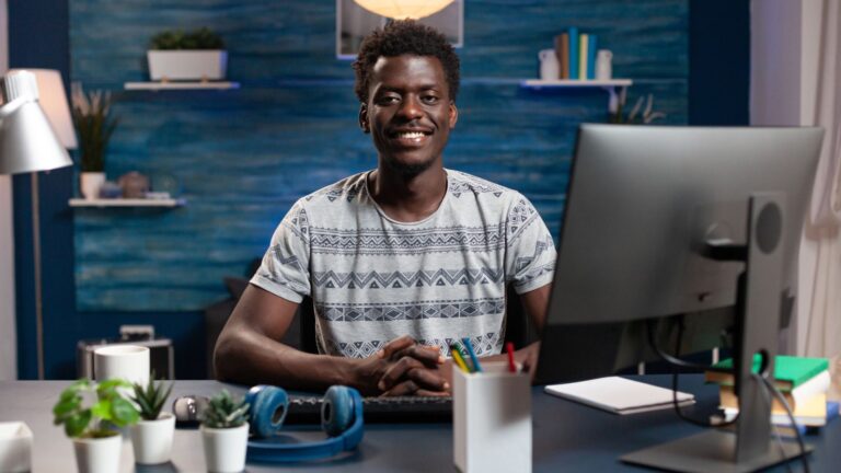 PretaHub abre inscrições para programa de capacitação de empreendedores negros e indígenas PretaHub abre inscrições para programa de capacitação de empreendedores negros e indígenas