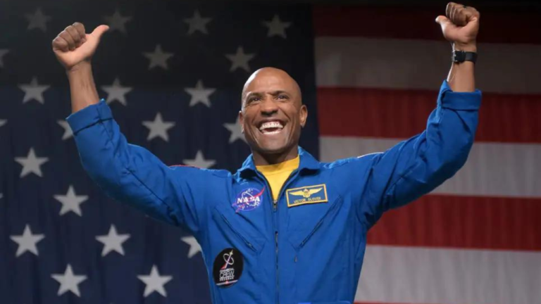 Saiba quem é Victor Glover, astronauta negro que pisará na lua em 2024