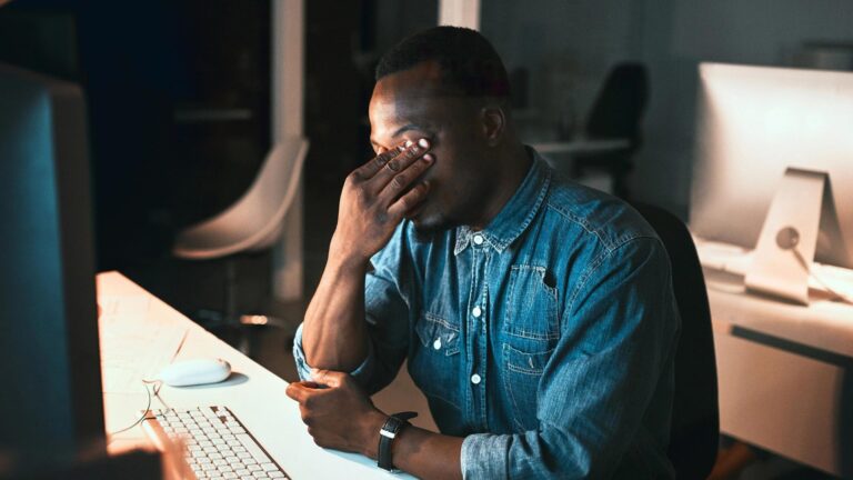 Discriminação racial no ambiente de trabalho escancara falhas nas políticas internas das empresas Discriminação racial no ambiente de trabalho escancara falhas nas políticas internas das empresas