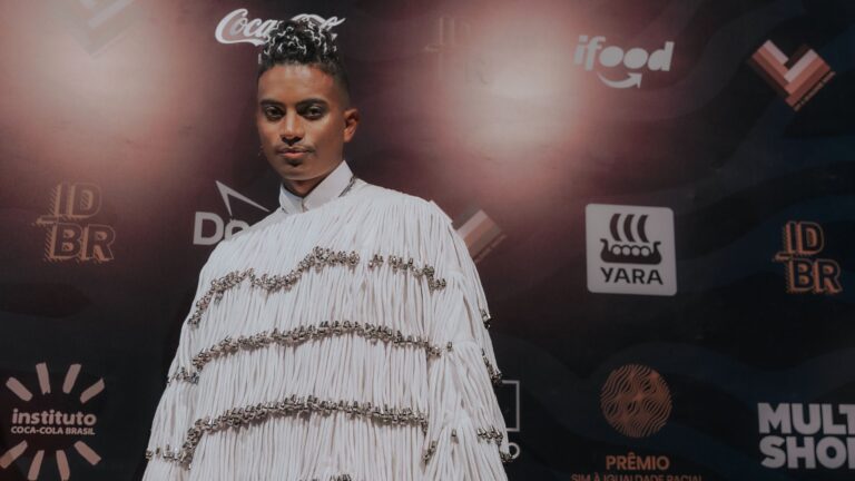 “Sirvo como exemplo para outras pessoas que têm a pele como a minha”, celebra Tom Mendes, Diretor do ID_BR “Sirvo como exemplo para outras pessoas que têm a pele como a minha”, celebra Tom Mendes, Diretor do ID_BR