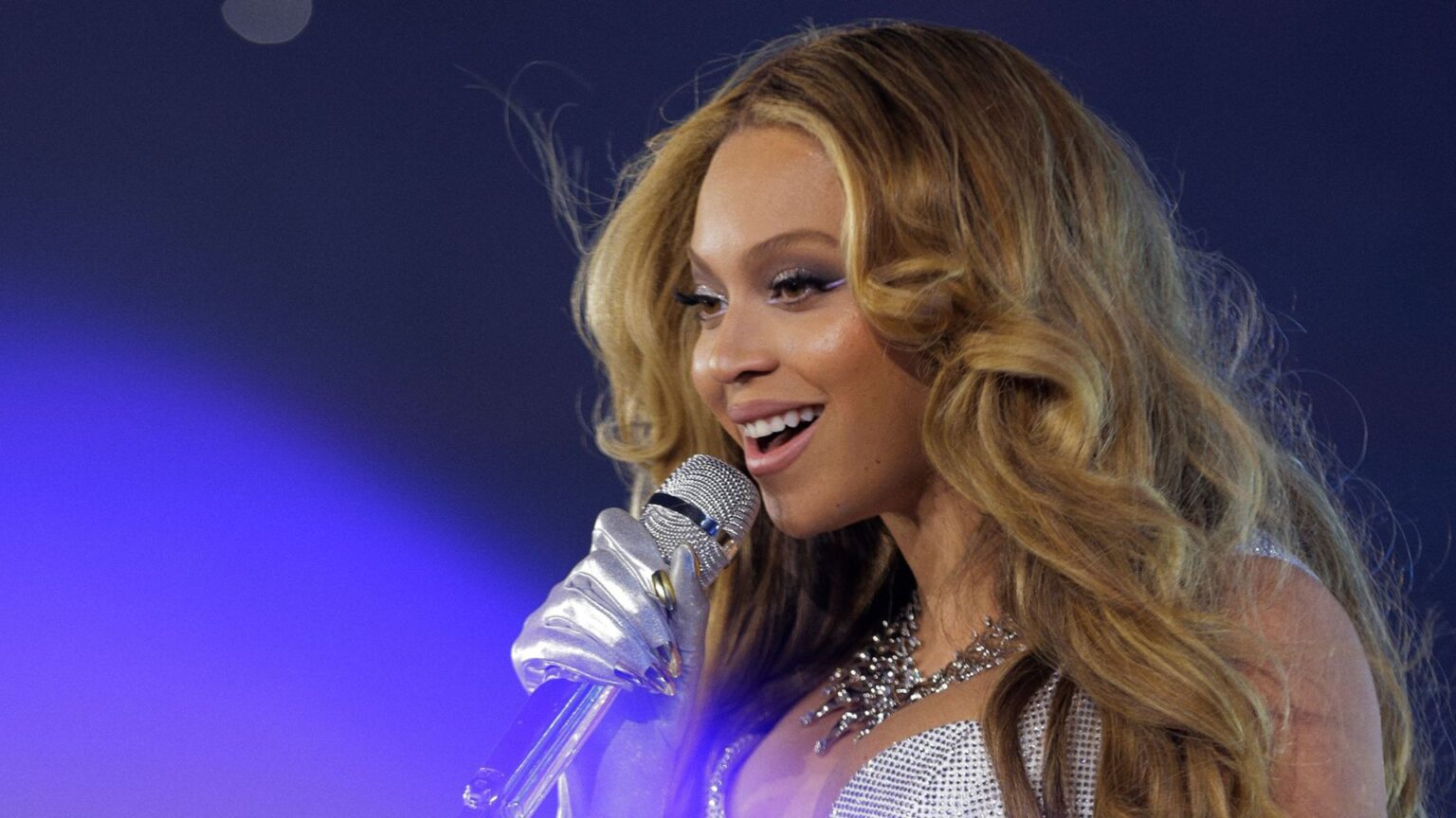 Demanda por show de Beyoncé na França impressiona a internet: