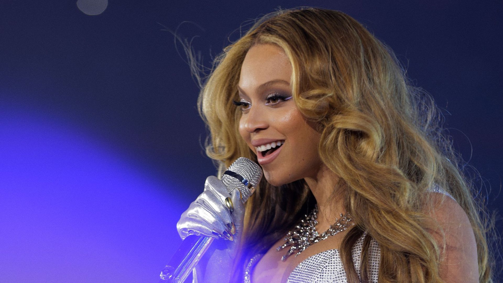 La demande pour le show de Beyoncé en France fait sensation sur Internet : « 400 000 personnes voulaient payer pour la voir »