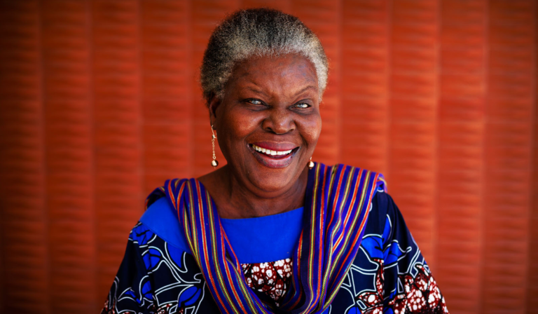 Primeira mulher africana a receber o Prêmio Camões, Paulina Chiziane disse que língua portuguesa precisa ser “descolonizada”