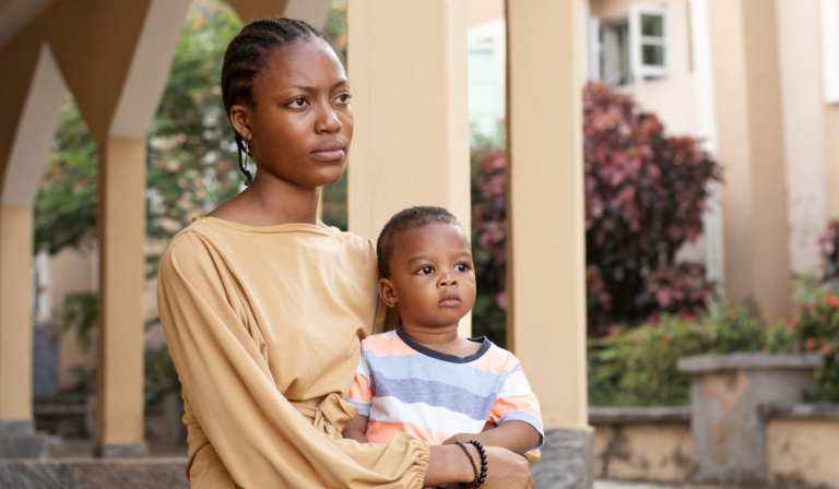 Pesquisa aponta que 90% das mulheres que se tornaram mães solo no Brasil, nos últimos dez anos, são negras