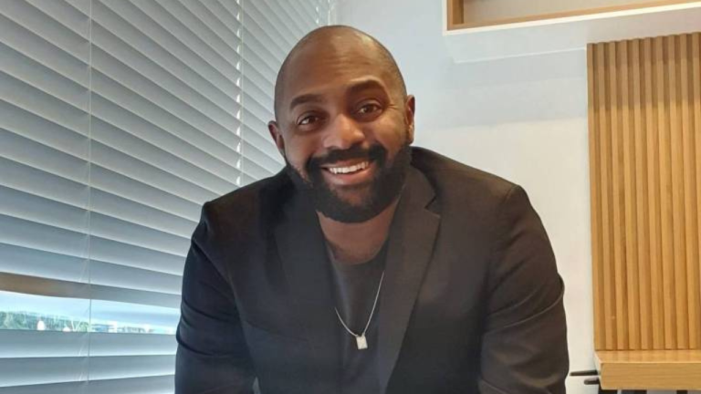 Empreendedor negro é CEO da maior startup que permite visitar imóveis no metaverso Empreendedor negro é CEO da maior startup que permite visitar imóveis no metaverso