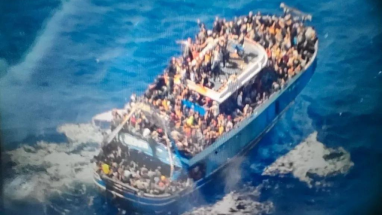 Diferença de atenção entre busca por bilionários e naufrágio com imigrantes na Grécia mostra quais vidas são valorizadas