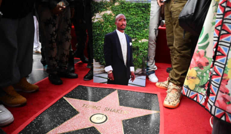 Tupac Shakur ganha estrela póstuma na Calçada da Fama, em Hollywood