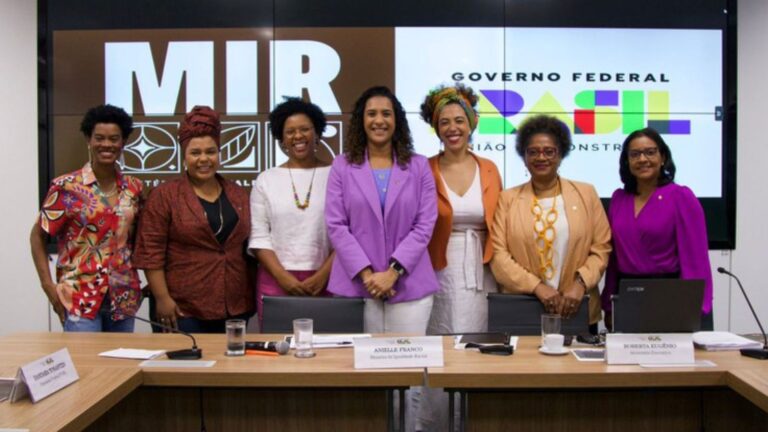 Ministério da Igualdade Racial anuncia oferta de bolsas de doutorado no exterior para mulheres negras Ministério da Igualdade Racial anuncia oferta de bolsas de doutorado no exterior para mulheres negras